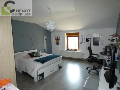 Propriété - 250 m² - 7 pièces