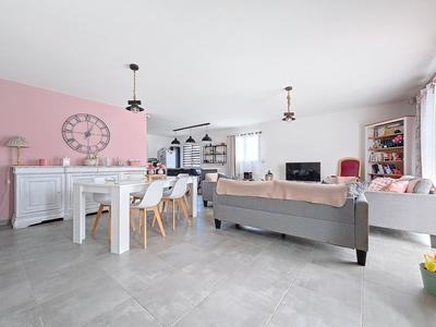 Maison - 96 m² - 4 pièces