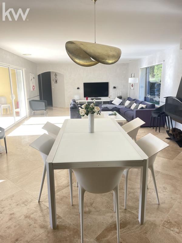 Maison d'architecte - 221 m² - 9 pièces