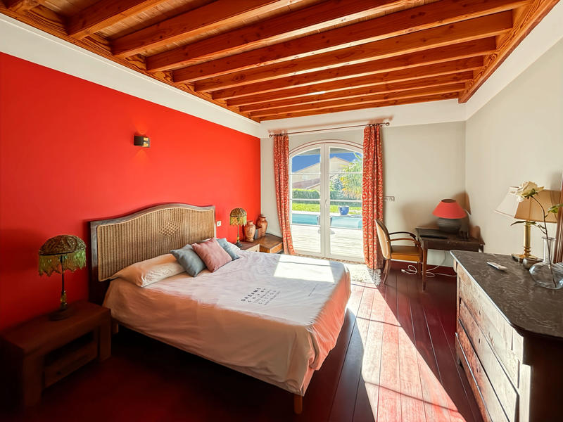 Villa - 265 m² - 6 pièces