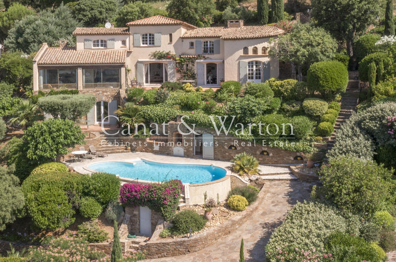 Villa - 240 m² - 7 pièces