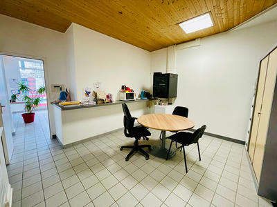 Local d'activités - 93 m²