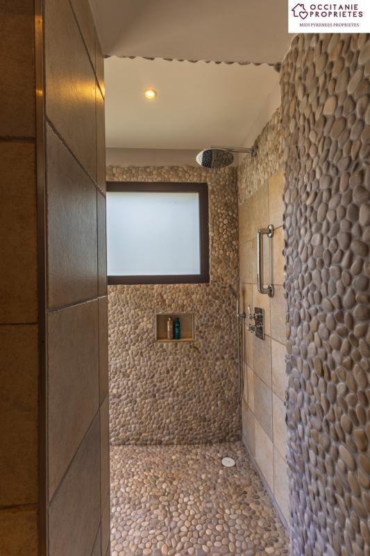 Propriété - 320 m² - 7 pièces