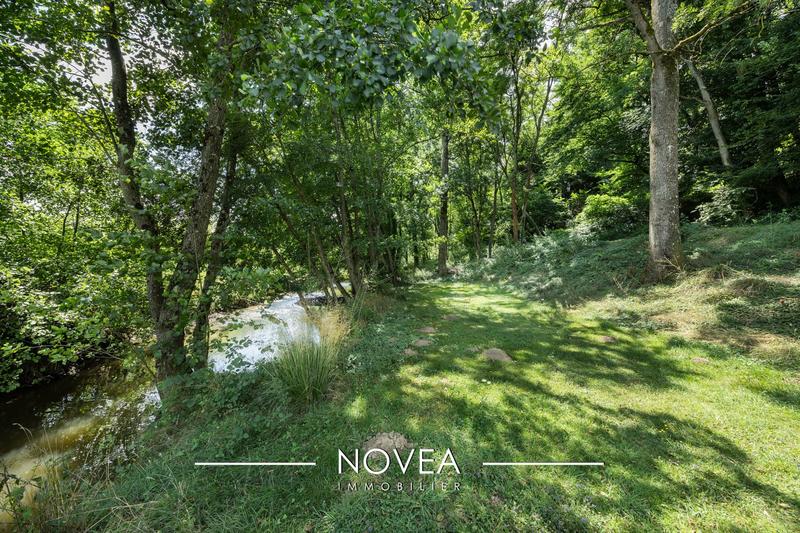 Maison - 220 m² - 9 pièces