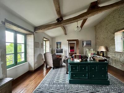 Maison - 204 m² - 9 pièces