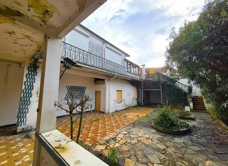 Maison de maîtres - 330 m² - 14 pièces