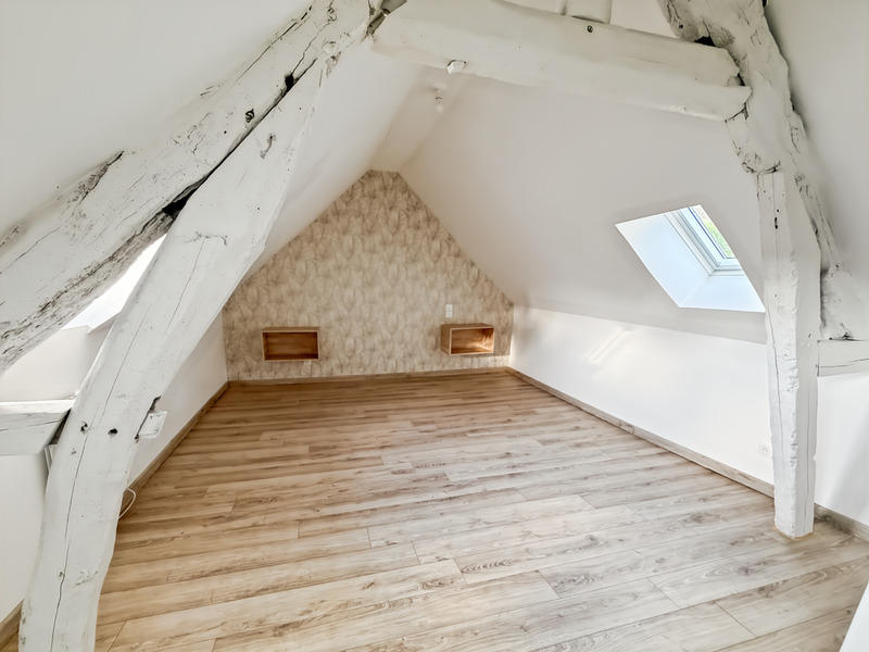 Maison - 94 m² - 5 pièces