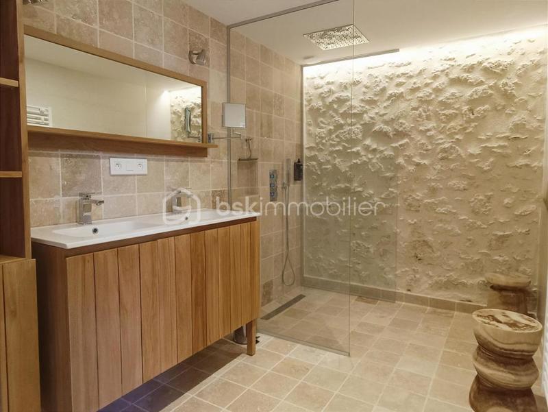 Château - 1 307 m² - 22 pièces