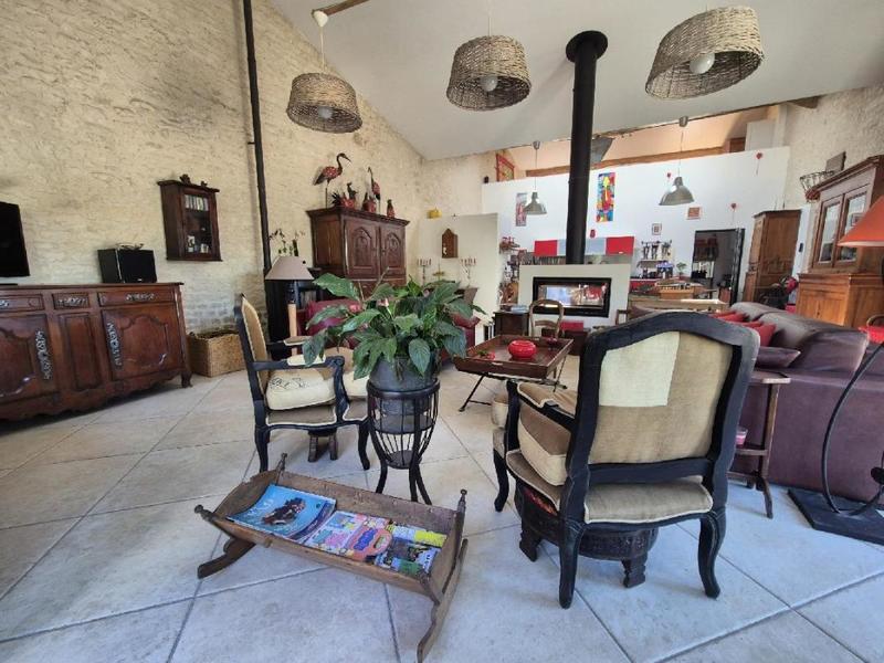 Maison - 362 m² - 8 pièces