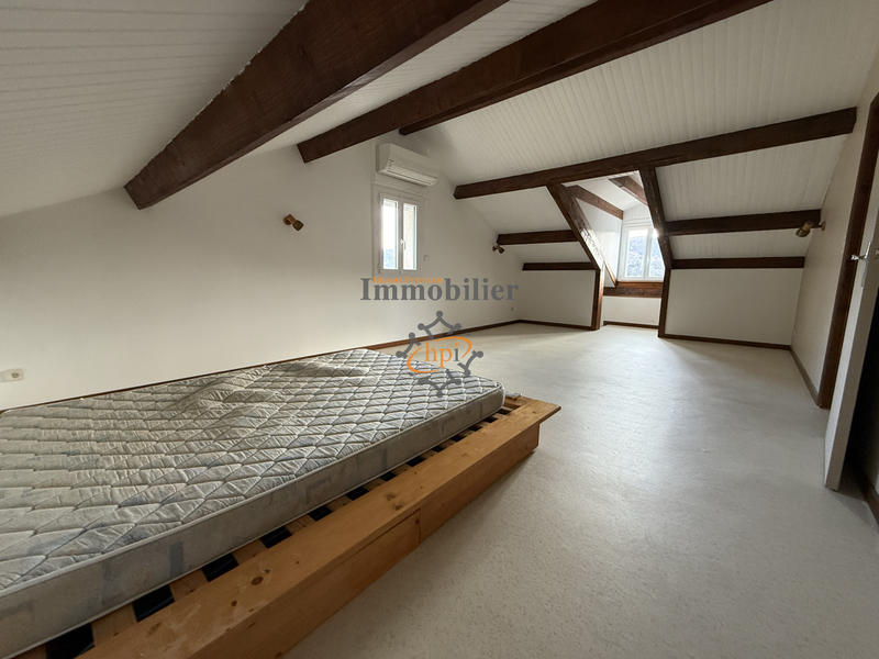 Maison - 185 m² - 7 pièces