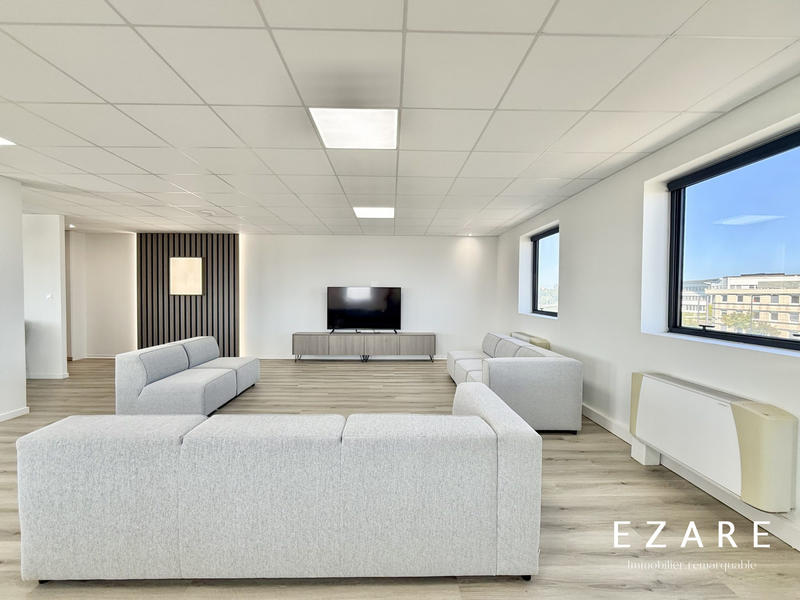 Bureau - 117 m² - 1 pièce