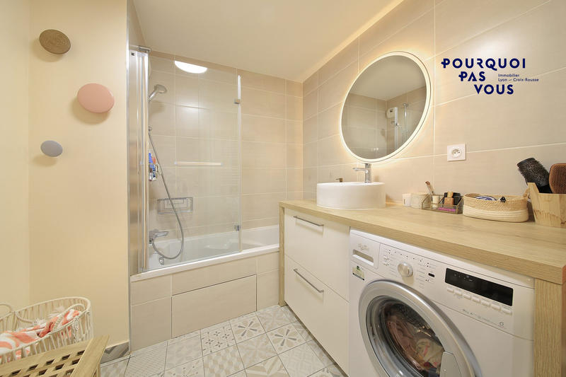 Appartement - 80 m² - 3 pièces