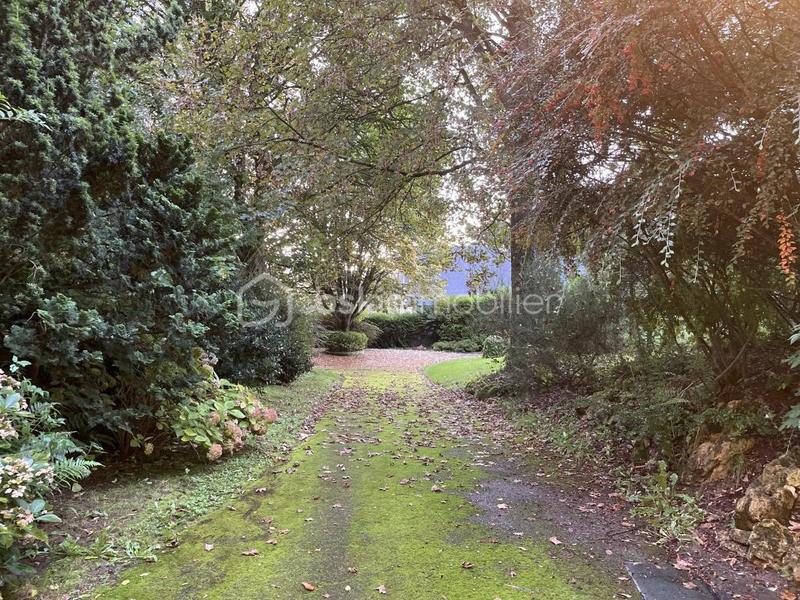 Demeure - 375 m² - 9 pièces