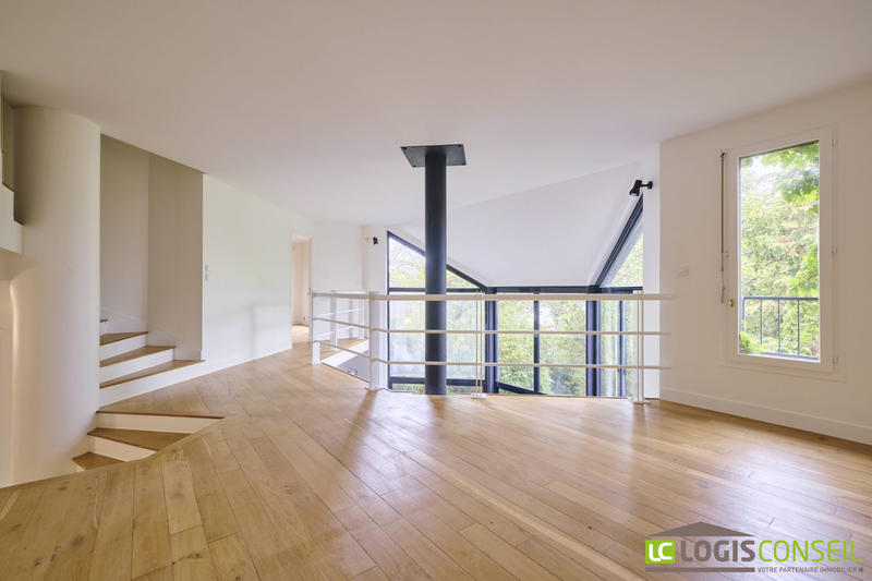 Maison contemporaine - 201 m² - 9 pièces