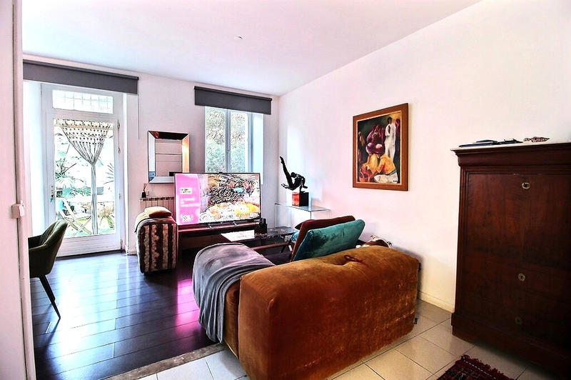 Local commercial - 90 m² - 1 pièce