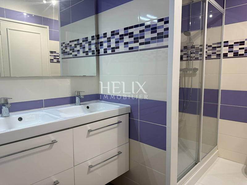 Maison - 352 m² - 7 pièces