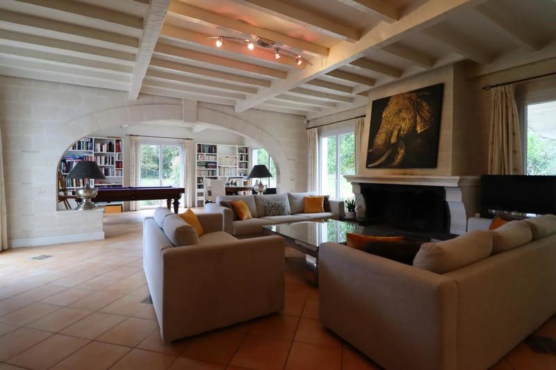 Maison - 260 m² - 7 pièces