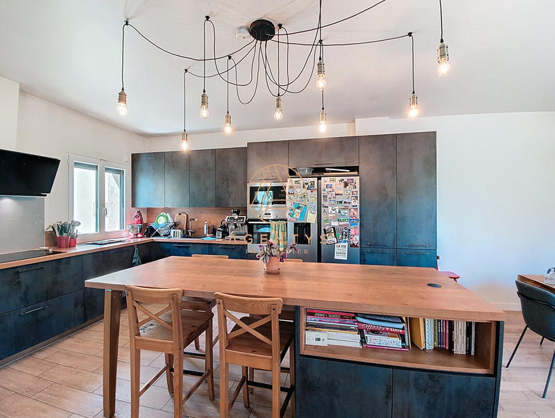 Maison - 130 m² - 7 pièces