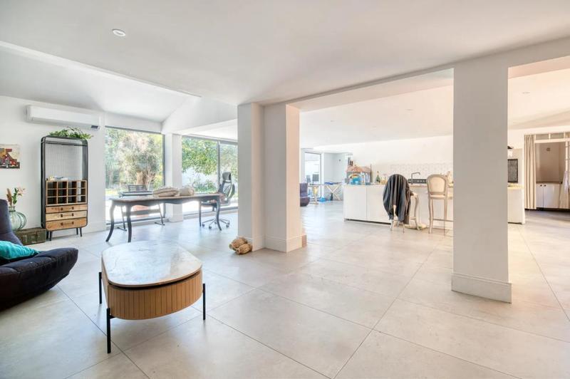 Maison - 255 m² - 7 pièces