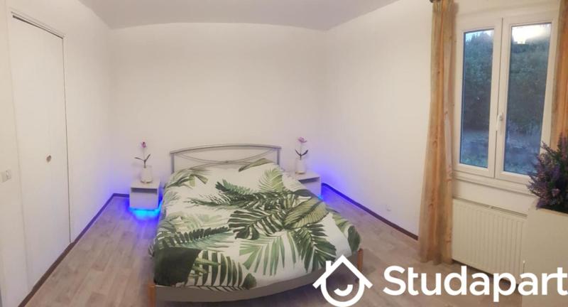 Chambre - 10 m² - 1 pièce