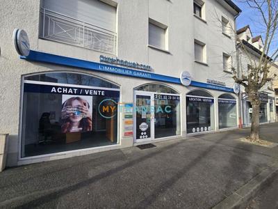 Local d'activités - 81 m²