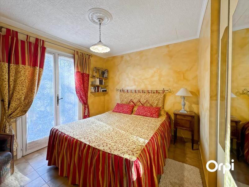 Maison - 280 m² - 9 pièces