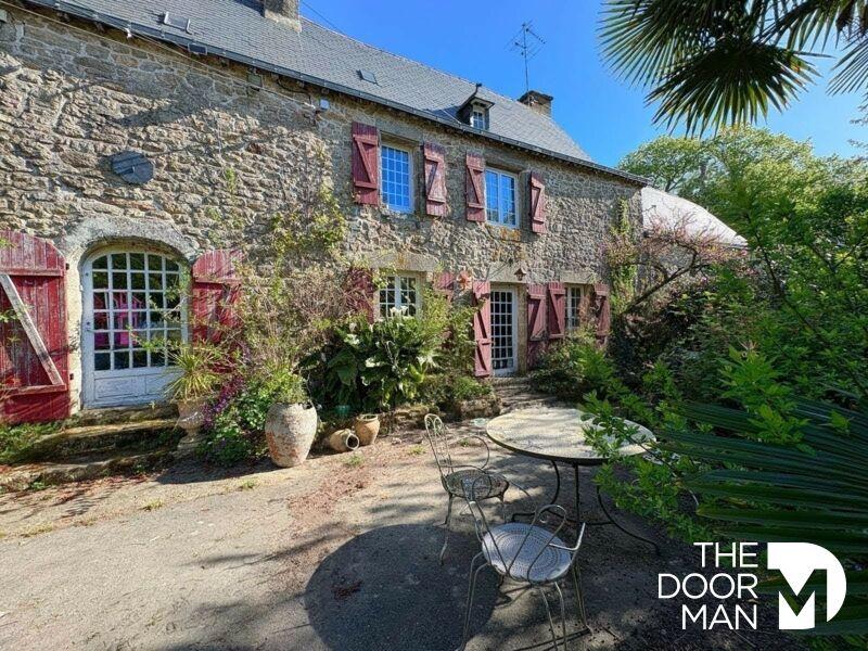 Propriété - 468 m² - 12 pièces