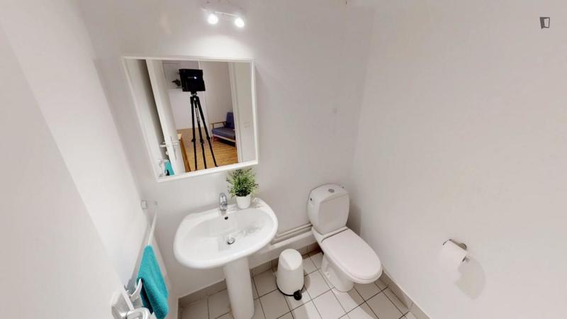 Chambre - 12 m² - 5 pièces