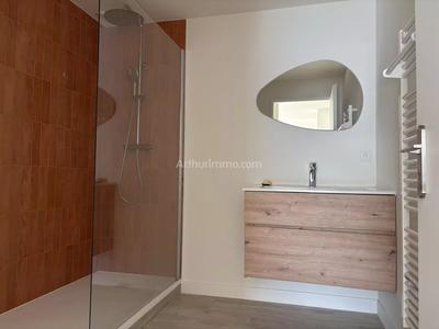 Appartement - 80 m² - 3 pièces