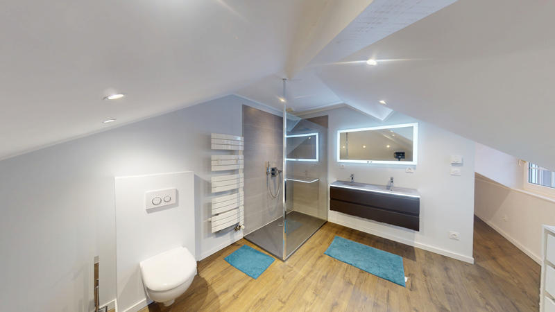 Appartement - 90 m² - 4 pièces