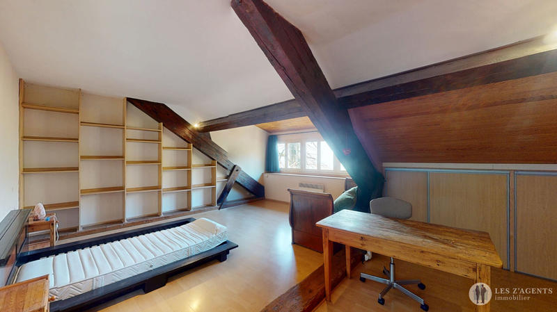 Maison - 290 m² - 13 pièces