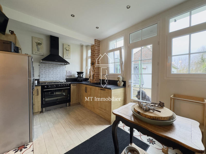 Maison - 181 m² - 8 pièces