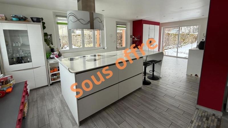 Maison - 209 m² - 7 pièces