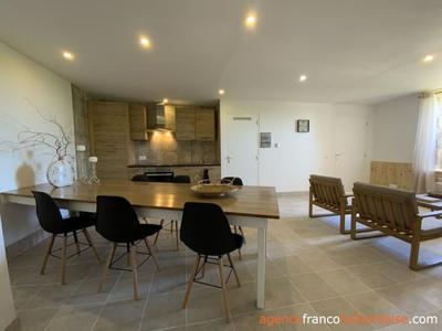 Maison - 340 m² - 18 pièces