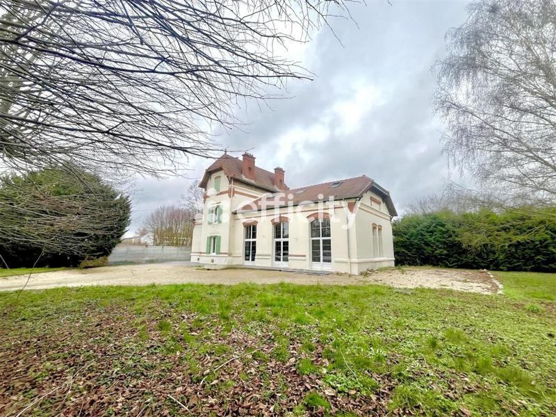 Maison - 233 m² - 7 pièces