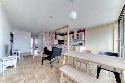 Appartement - 90 m² - 5 pièces