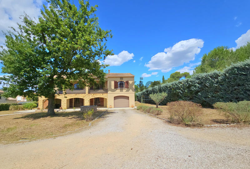 Villa - 267 m² - 11 pièces