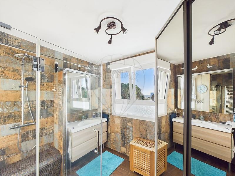 Villa - 210 m² - 6 pièces