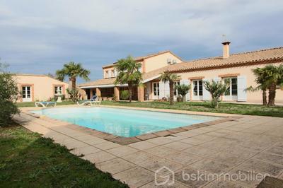 Maison - 335 m² - 11 pièces