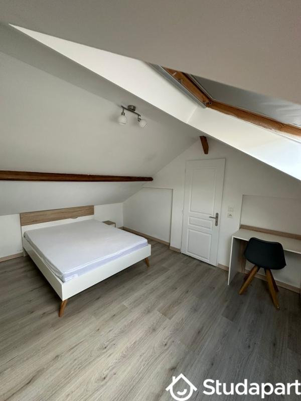 Chambre - 10 m² - 1 pièce
