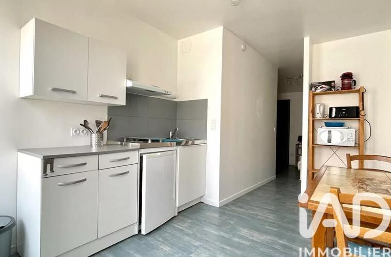 Maison - 1 215 m² - 7 pièces