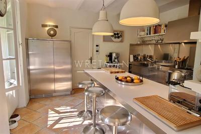 Maison - 300 m² - 10 pièces