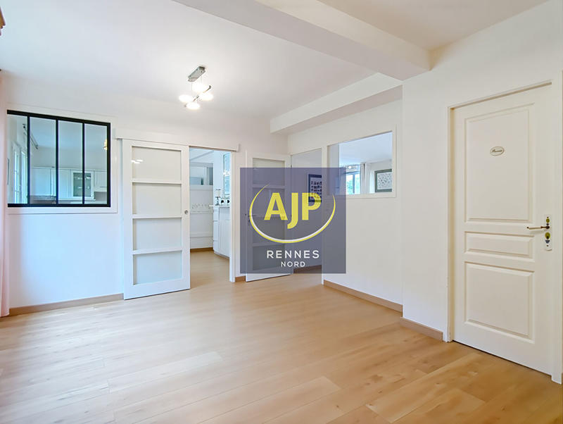 Maison - 220 m² - 10 pièces