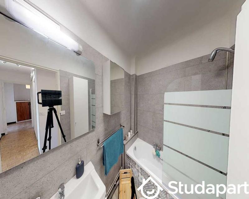 Chambre - 80 m² - 1 pièce