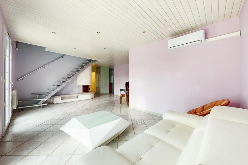 Maison - 205 m² - 6 pièces