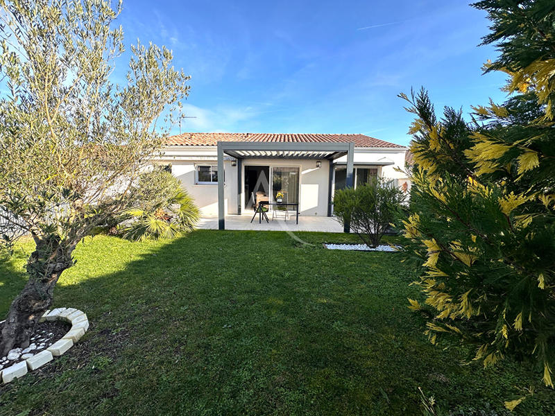 Maison - 96 m² - 4 pièces
