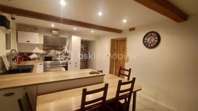 Maison - 258 m² - 8 pièces