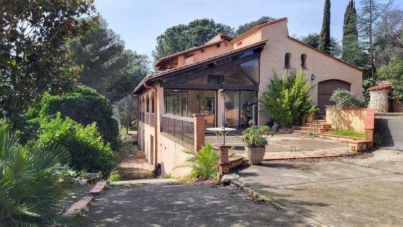 Maison - 305 m² - 10 pièces