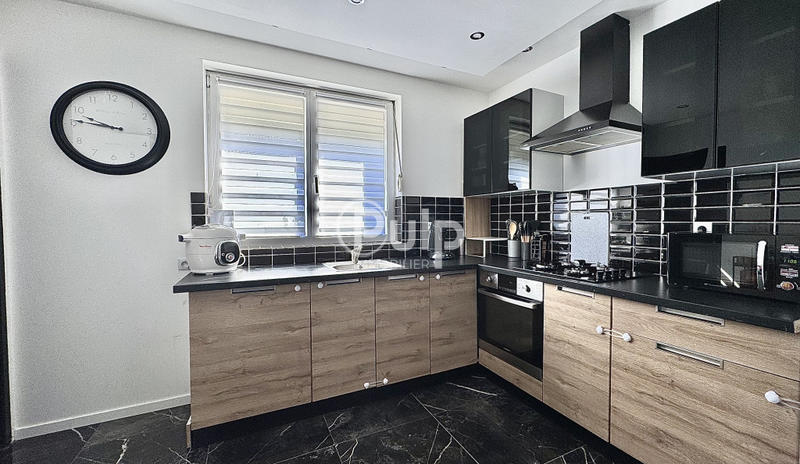 Maison - 71 m² - 5 pièces