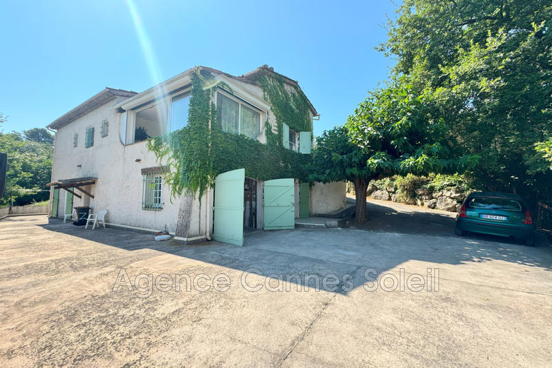 Villa - 210 m² - 8 pièces